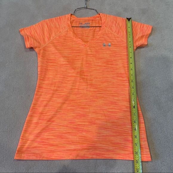 Under Armour Tshirt - Picture 9 of 9